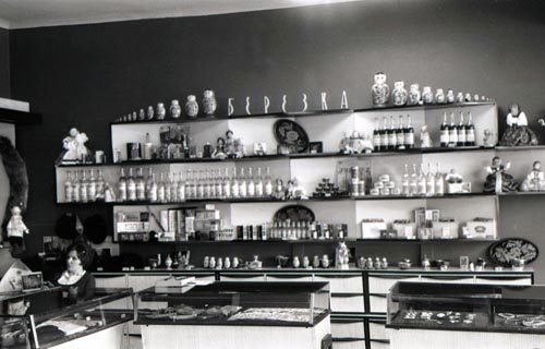 В магазине «Березка». 1969 г.