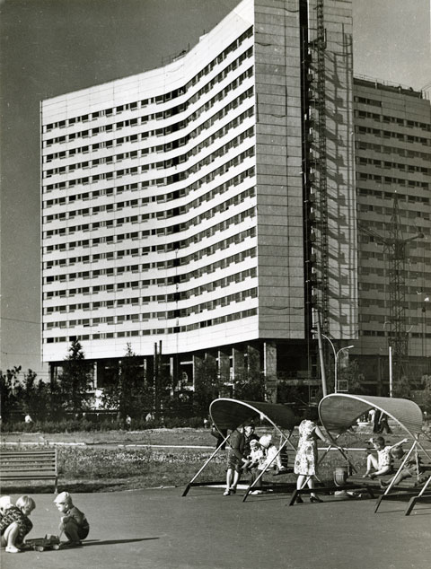 Современное здание гостиницы «Арктика», 80-е года. ф. Р-947, оп.4, д.181
