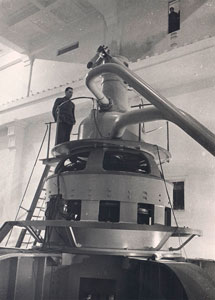Первая турбина Туломской ГЭС. Пос. Мурмаши. Январь 1937 года. Ф. 1310. Оп. 1. Д. 1547.