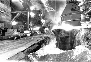 В плавильном цехе комбината «Североникель» г. Мончегорск. Ф. Р-1311 Оп. 1 Д. 136 О. Воробьев, 17.07.1993 