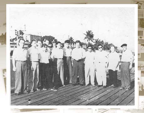 68. Члены экипажа парохода «Тбилиси» с кубинцами. г. Гавана (Куба).  1960 г. 