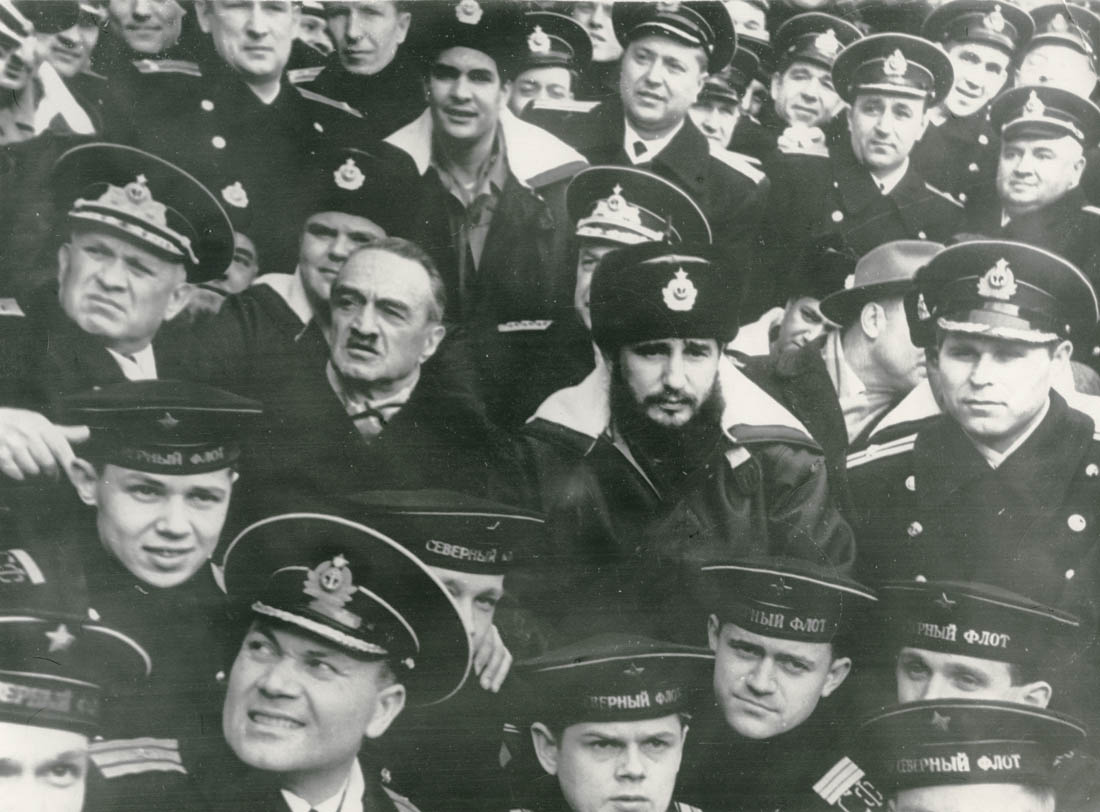 Ф.Кастро на Северном флоте. Слева на право: Главком ВМФ СССР С.Г. Горшков, А.И. Микоян, Ф. Кастро 28 апреля 1963 г