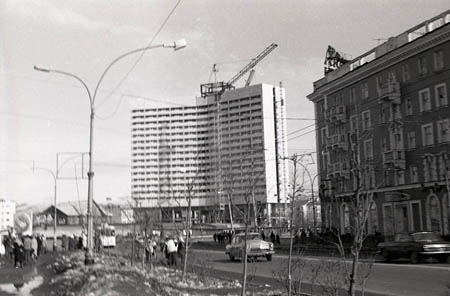 Строительство Гостиницы «Арктика». 1976 г. Ф. Р-1310.  Д. 6572.